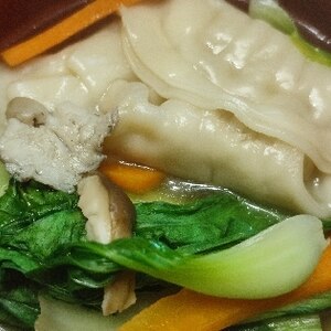 水餃子と豆苗の出汁スープ